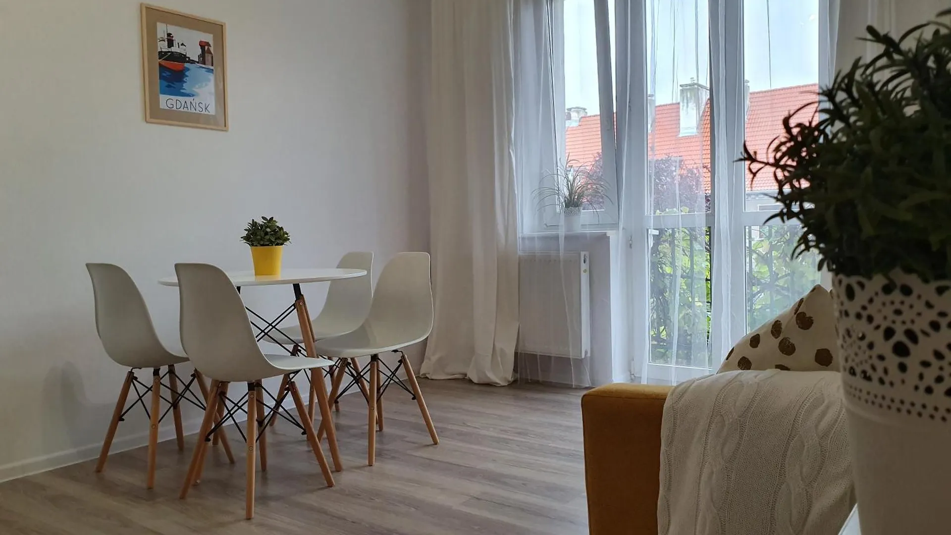 Urocze Mieszkanie Przy Skwerku Apartment Gdansk Poland